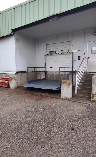 table de quai position basse - Équipement de quai – rampe de chargement industriel 